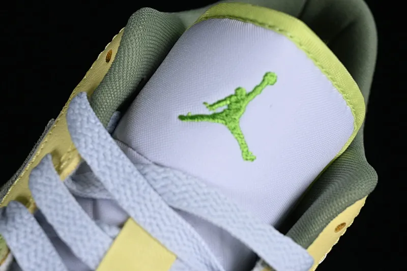All categories Air Jordan Jordan series basketball shoes Air Jordan 1 Low G version pure original Air Jordan 1 Low AJ1 Joe 1 fresh white and green cultural low-top basketball shoes FD9906-131
